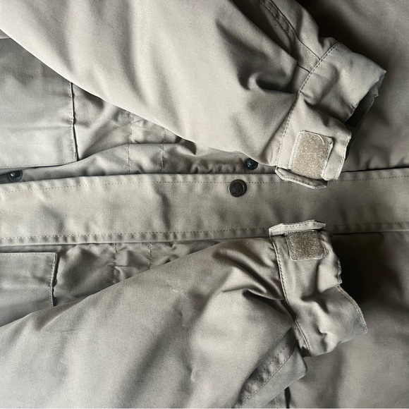 Mid-length Fjallraven Winter Parka in Great Condition Size M Khaki - Picture 6 of 7